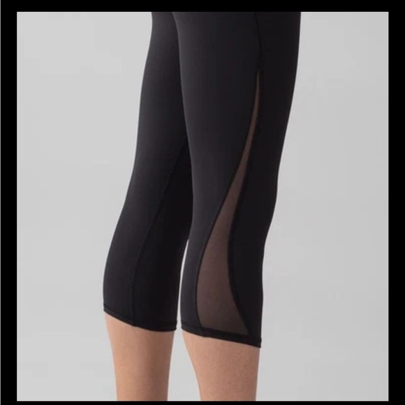 Lululemon Train Times Crop Leggings Sz 6 (17") Black - Picture 3 of 6